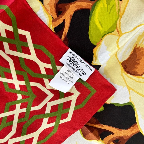 Thomas Jefferson Monticello Magnolia Scarf - Picture 6 of 10